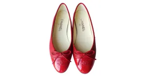 CHANEL CC LEATHER BALLERINA FLATS