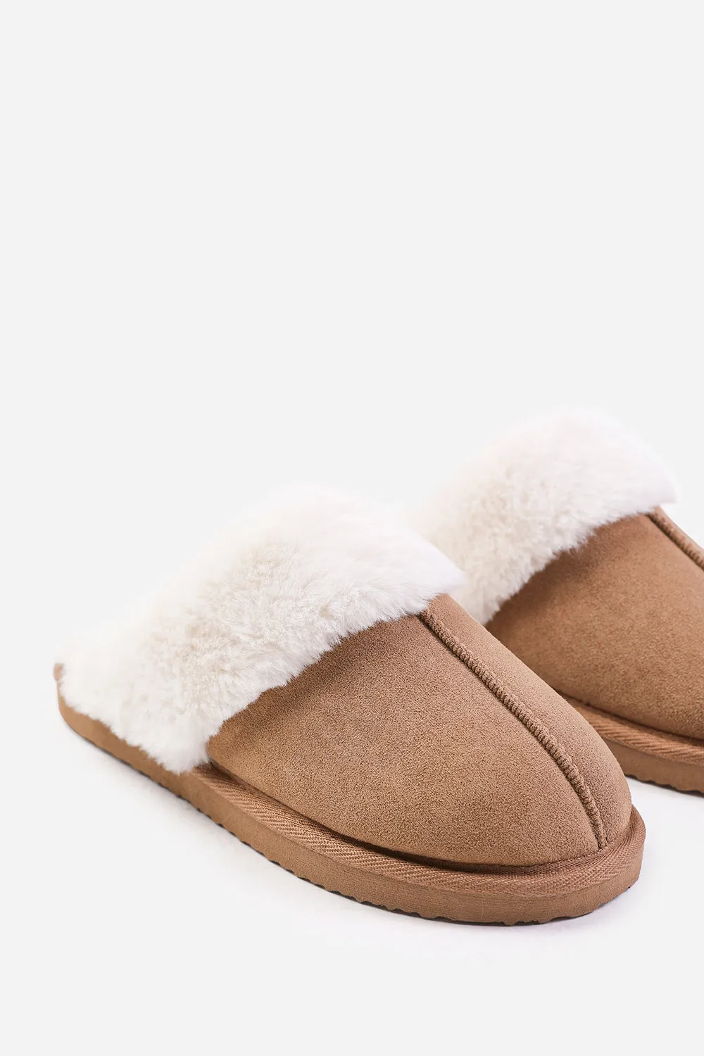 LOUNGE SLIP ON SLIPPERS WITH FUR TRIM IN CAMEL SUEDE