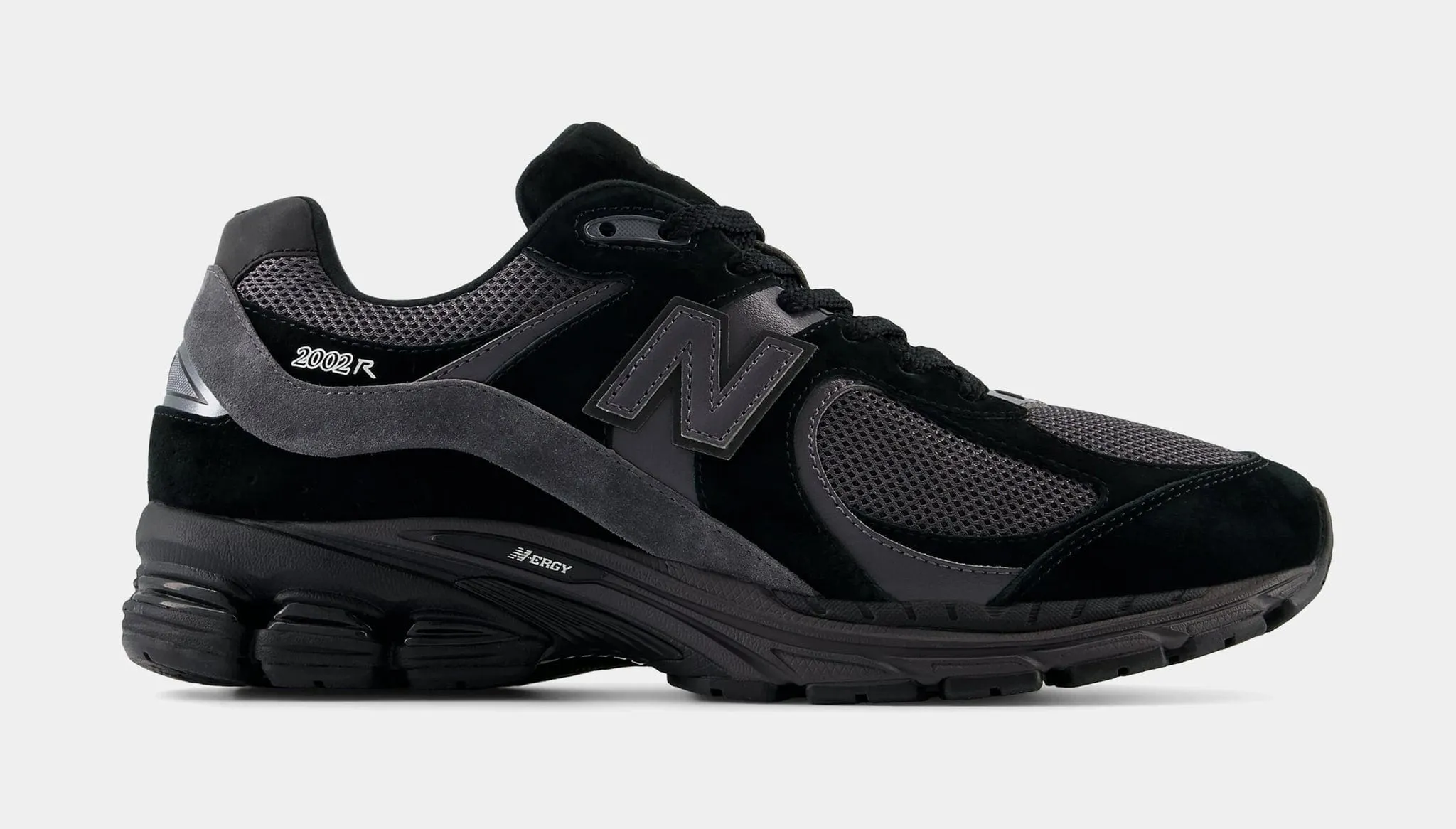 New Balance Unisex 2002R Sneakers- Black/Grey