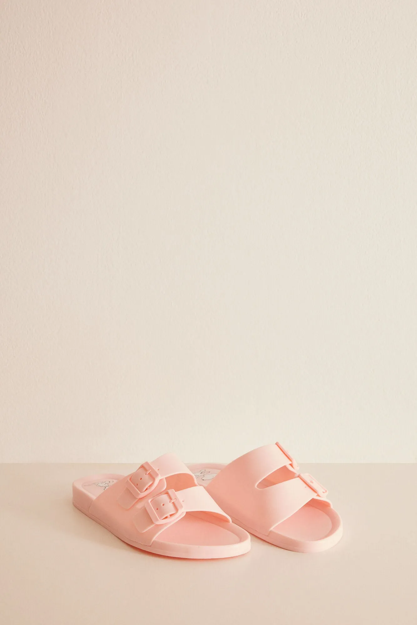 Pink Snoopy injected sandals